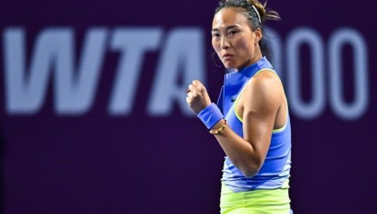 张奔斗：郑钦文复出两场三盘两连胜